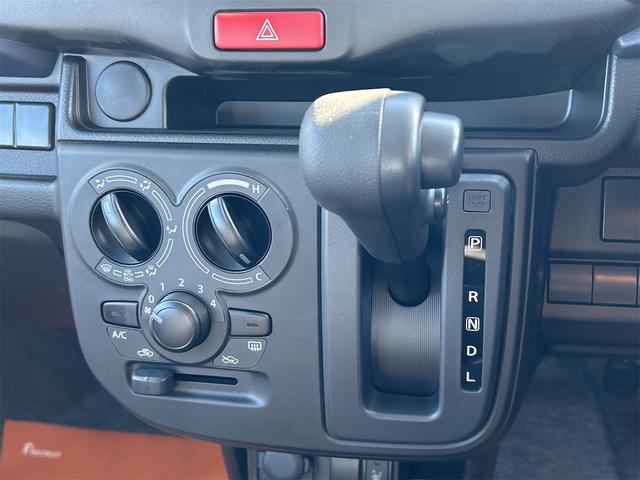 アルト Ｌ　クリアランスソナー　レーンアシスト　衝突被害軽減システム　オートライト　キーレスエントリー　アイドリングストップ　電動格納ミラー　シートヒーター　ＣＶＴ　盗難防止システム　ＡＢＳ　ＥＳＣ（4枚目）