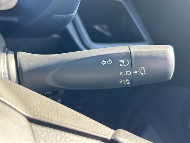 アルト Ｌ　クリアランスソナー　レーンアシスト　衝突被害軽減システム　オートライト　キーレスエントリー　アイドリングストップ　電動格納ミラー　シートヒーター　ＣＶＴ　盗難防止システム　ＡＢＳ　ＥＳＣ（10枚目）