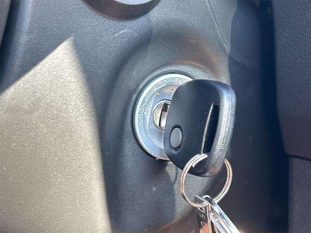 アルト Ｌ　クリアランスソナー　レーンアシスト　衝突被害軽減システム　オートライト　キーレスエントリー　アイドリングストップ　電動格納ミラー　シートヒーター　ＣＶＴ　盗難防止システム　ＡＢＳ　ＥＳＣ（11枚目）