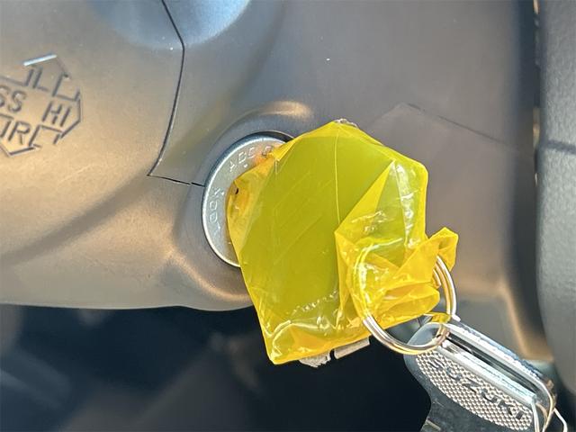 キャリイトラック ＫＣエアコン・パワステ　４ＷＤ　３方開　ＡＴ　クリアランスソナー　アイドリングストップ　オートライト　ＥＳＣ　エアコン　パワーウィンドウ　運転席エアバッグ　助手席エアバッグ（27枚目）