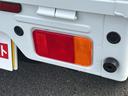 ＫＣエアコン・パワステ　４ＷＤ　軽トラック　ＭＴ　クリアランスソナー　アイドリングストップ　オートライト　ＡＢＳ　ＥＳＣ　エアコン　パワーステアリング　パワーウィンドウ　運転席エアバッグ　助手席エアバッグ（26枚目）