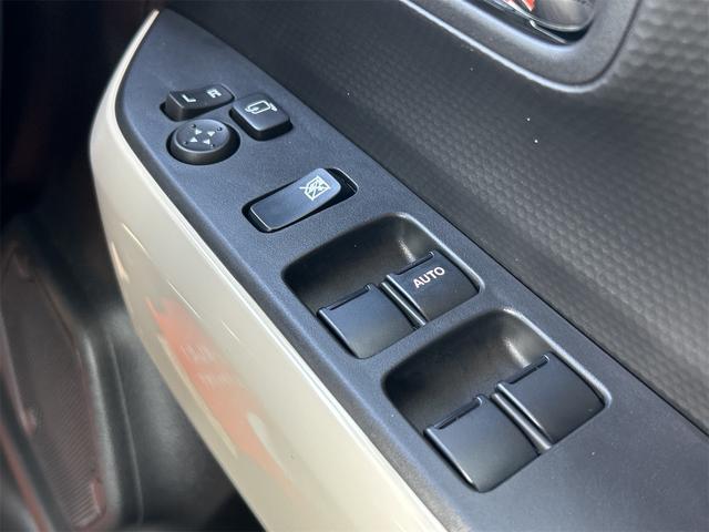 クロスビー ハイブリッドMV クリアランスソナー オートクルーズコントロール レーンアシスト 衝突被害軽減システム オートライト アルミホイール スマートキー アイドリングストップ 電動格納ミラー シートヒーター AT(11枚目)