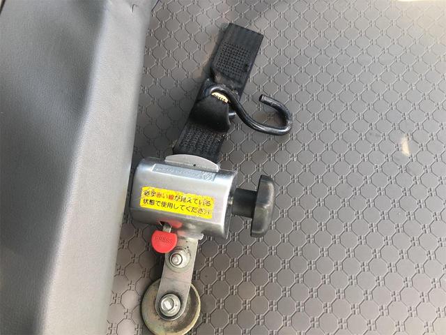 クリッパーバン 　福祉車　パワステ　パワーウィンドウ　切り替え式４ＷＤ　ＡＣ（17枚目）