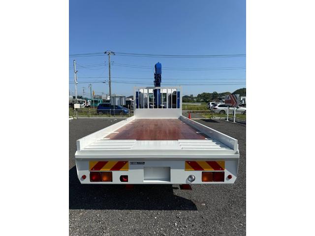 ヒノレンジャー 　レンジャー　ベッド付き　　６ＭＴ　４段セルフクレーン　ハイジャッキ　ラジコン　フックイン　２．９トン吊り　積載量：２２００ｋｇ　車検：令和７年１１月まで　ＥＴＣ　重機運搬車（14枚目）