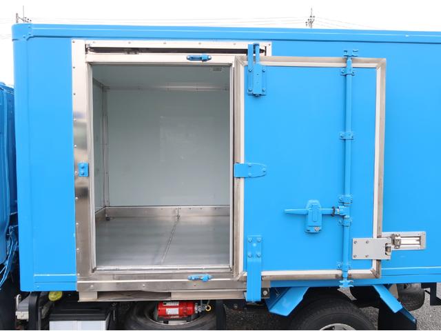 エルフトラック 　積載１．５ｔ　フラットロー保冷バン　サイドドア付（スライド式）　荷箱内寸（ｍｍ）	２８４０×１５６０×１３６０（門高１３２０）日本フルハーフ（ＧＡＣ０　Ｅ１Ｅ２０７４）床ステンレス板　バックモニター（11枚目）