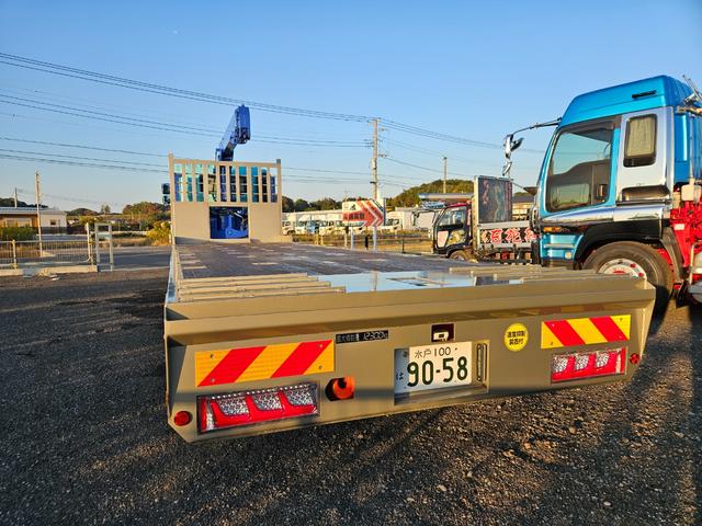 プロフィア ベースグレード 平成20年9月モデル 積載12300kg 荷台寸法890x240 車検令和8年11月まで タダノZF503SL 3段クレーン付 ラジコン・フックイン ベッド付き(6枚目)