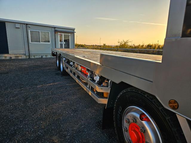 プロフィア ベースグレード 平成20年9月モデル 積載12300kg 荷台寸法890x240 車検令和8年11月まで タダノZF503SL 3段クレーン付 ラジコン・フックイン ベッド付き(9枚目)