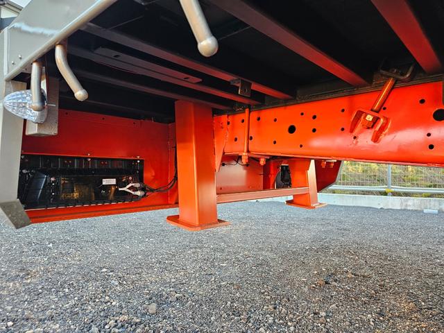 プロフィア ベースグレード 平成20年9月モデル 積載12300kg 荷台寸法890x240 車検令和8年11月まで タダノZF503SL 3段クレーン付 ラジコン・フックイン ベッド付き(15枚目)