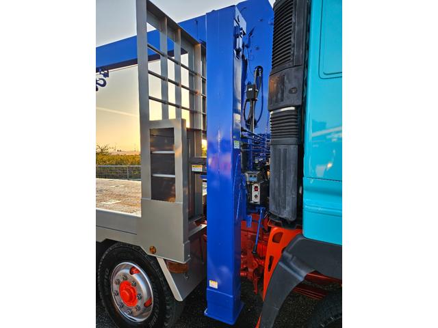 プロフィア ベースグレード 平成20年9月モデル 積載12300kg 荷台寸法890x240 車検令和8年11月まで タダノZF503SL 3段クレーン付 ラジコン・フックイン ベッド付き(25枚目)