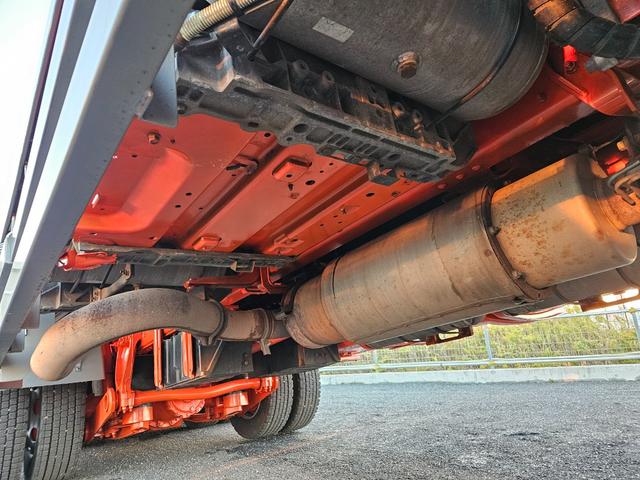 プロフィア ベースグレード 平成20年9月モデル 積載12300kg 荷台寸法890x240 車検令和8年11月まで タダノZF503SL 3段クレーン付 ラジコン・フックイン ベッド付き(41枚目)