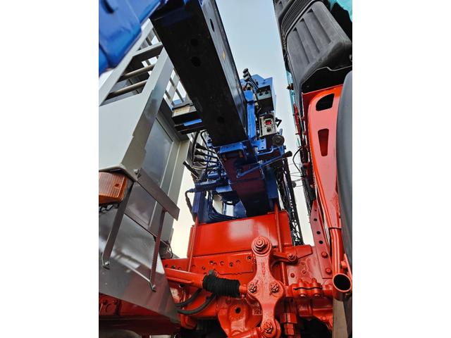 プロフィア ベースグレード 平成20年9月モデル 積載12300kg 荷台寸法890x240 車検令和8年11月まで タダノZF503SL 3段クレーン付 ラジコン・フックイン ベッド付き(56枚目)