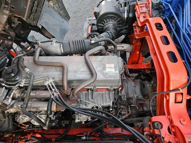 プロフィア ベースグレード 平成20年9月モデル 積載12300kg 荷台寸法890x240 車検令和8年11月まで タダノZF503SL 3段クレーン付 ラジコン・フックイン ベッド付き(70枚目)