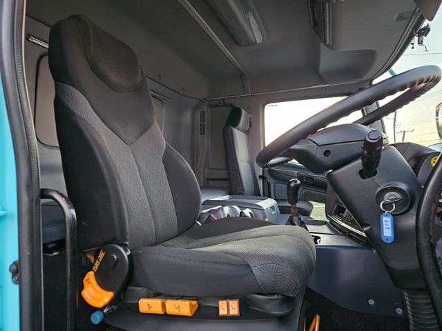 プロフィア ベースグレード 平成20年9月モデル 積載12300kg 荷台寸法890x240 車検令和8年11月まで タダノZF503SL 3段クレーン付 ラジコン・フックイン ベッド付き(73枚目)