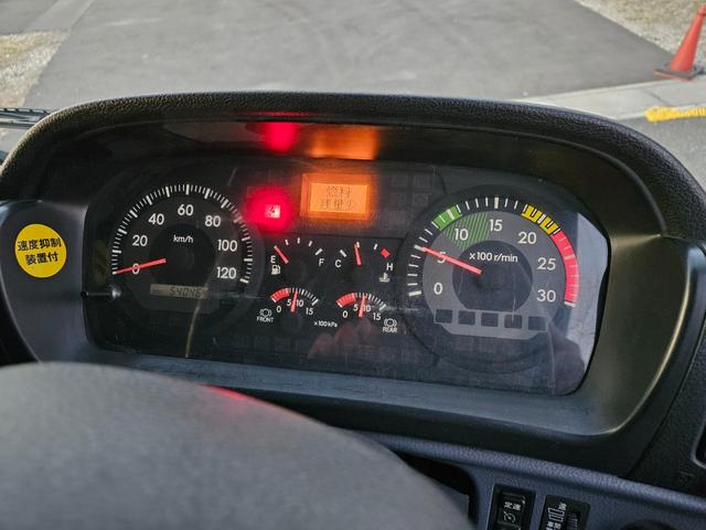 プロフィア ベースグレード 平成20年9月モデル 積載12300kg 荷台寸法890x240 車検令和8年11月まで タダノZF503SL 3段クレーン付 ラジコン・フックイン ベッド付き(75枚目)