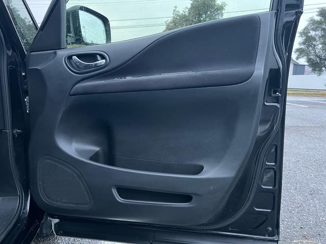 セレナ ハイウェイスターS-HVアドバンスドセーフティパック(12枚目)