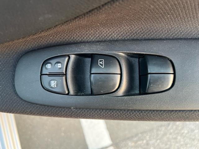 セレナ ２０Ｘ　Ｓ－ハイブリッド　車検２年付　ナビ（13枚目）