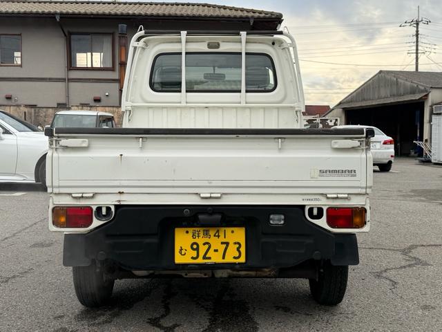 サンバートラック ベースグレード　ＭＴ５速（4枚目）