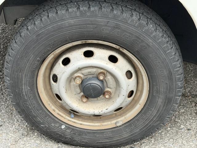 サンバートラック ベースグレード　ＭＴ５速（12枚目）