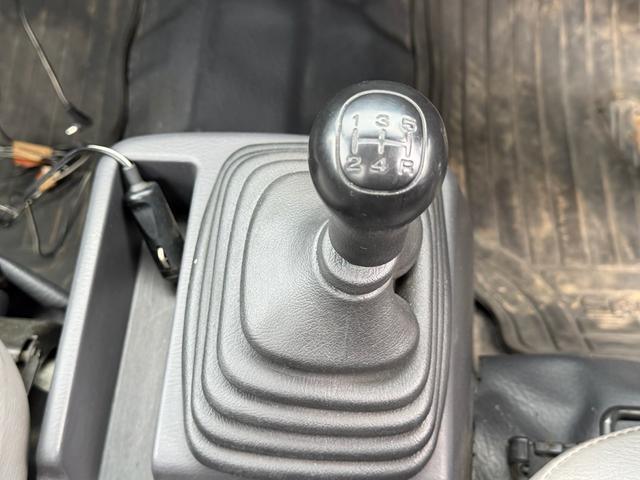 サンバートラック ベースグレード　ＭＴ５速（24枚目）