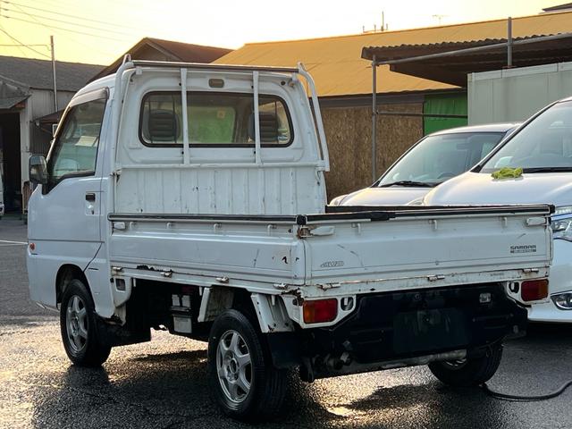 サンバートラック ＴＣ　車検２年付　エアコン　ＭＴ５速　４ＷＤ（3枚目）