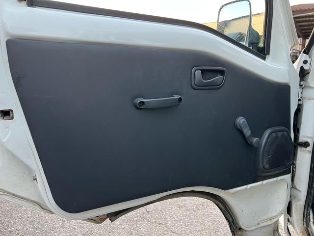 サンバートラック ＴＣ　車検２年付　エアコン　ＭＴ５速　４ＷＤ（23枚目）