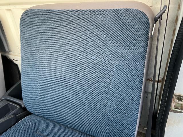 サンバートラック ＴＣ　車検２年付　エアコン　ＭＴ５速　４ＷＤ（26枚目）