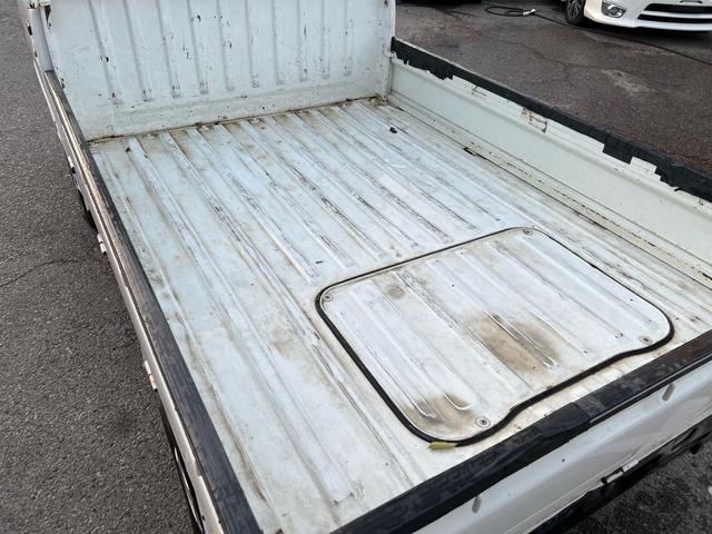 サンバートラック ＴＣ　車検２年付　エアコン　ＭＴ５速　４ＷＤ（29枚目）