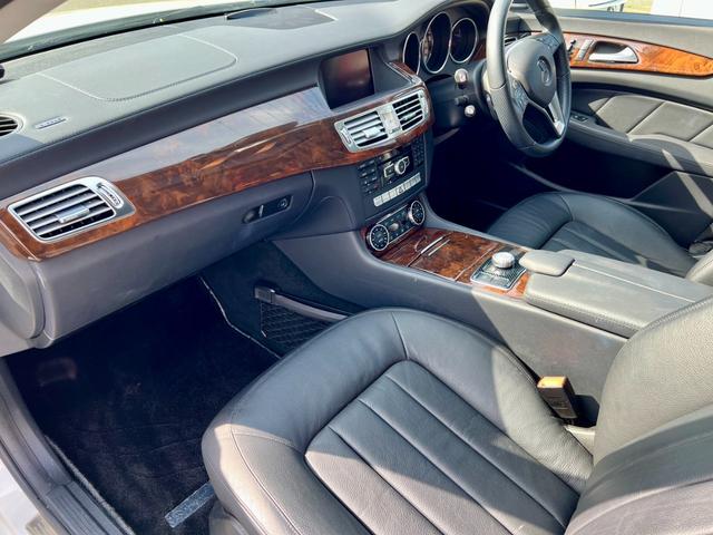 ＣＬＳクラス シューティングブレーク ＣＬＳ３５０　ブルーエフィシェンシーシューティングＢ　サンルーフ　キーレスゴー　レーダーセーフティー　レーンアシスト　パワーテールゲート　ＬＥＤヘッドライト　ナビＴＶ　バックカメラ　パワーリアゲート　黒革シート　シートヒーター　前後ドラレコ（36枚目）