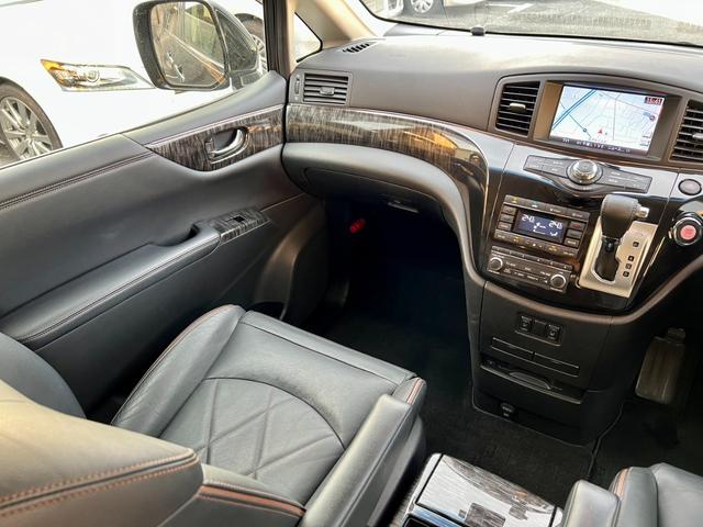 エルグランド 350ハイウェイスタープレミアム サイドリフトアップシート車 福祉車両 レザーシート シートヒーター アラウンドビューモニター 両側電動スライドドア パワーバックドア インテリジェントクルーズコントロール ナビ TV ETC ドラレコ(51枚目)