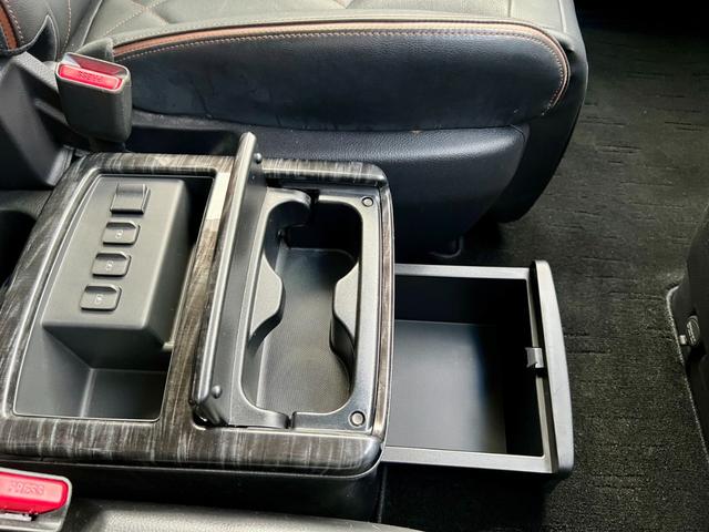 エルグランド 350ハイウェイスタープレミアム サイドリフトアップシート車 福祉車両 レザーシート シートヒーター アラウンドビューモニター 両側電動スライドドア パワーバックドア インテリジェントクルーズコントロール ナビ TV ETC ドラレコ(64枚目)