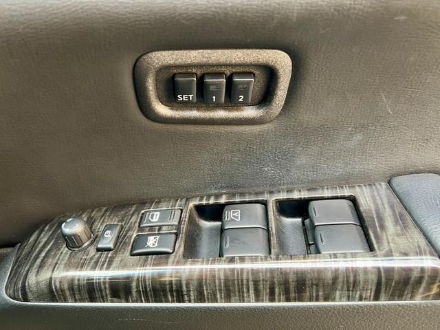 エルグランド 350ハイウェイスタープレミアム サイドリフトアップシート車 福祉車両 レザーシート シートヒーター アラウンドビューモニター 両側電動スライドドア パワーバックドア インテリジェントクルーズコントロール ナビ TV ETC ドラレコ(70枚目)