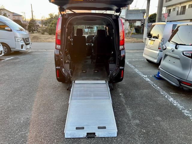 ノア Ｓｉ　ウェルキャブ　スロープタイプＩ　車いす１脚仕様　福祉車両　スローパー　スマートキー　プッシュスタート　両側電動スライドドア　ナビ　ＴＶ　バックカメラ　ＥＴＣ（2枚目）