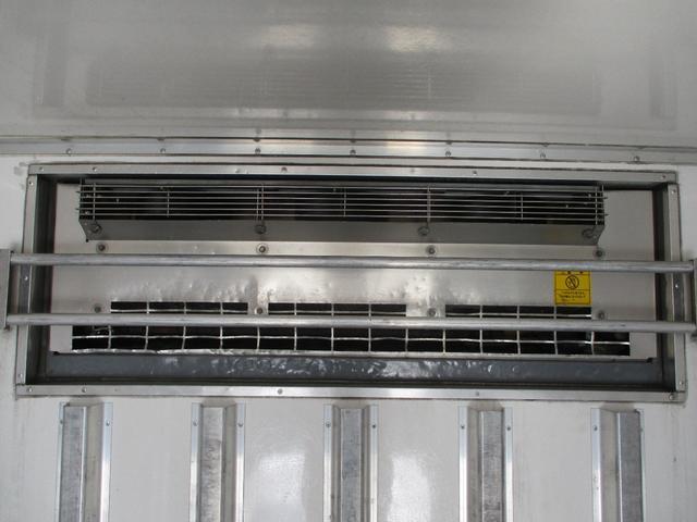 デュトロ 　３ｔ積冷蔵冷凍車．東プレー３０度仕様．車両総重量６８９５Ｋｇ．ＮｏＸＰｍ適合車．準中型免許（9枚目）