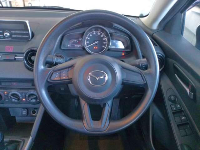 ＭＡＺＤＡ２ 　教習車　ＰＵＳＨスタ－ト．ＬＥＤライト．６速ギヤ車．（4枚目）