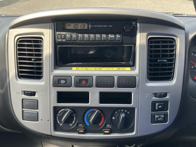 キャラバン SロングDX ハイルーフ低床3人乗り1t積ディーゼルターボ 4WD 4ドアルートバン仕様.NoXPM適合.車両総重量3335Kg普通免許(13枚目)