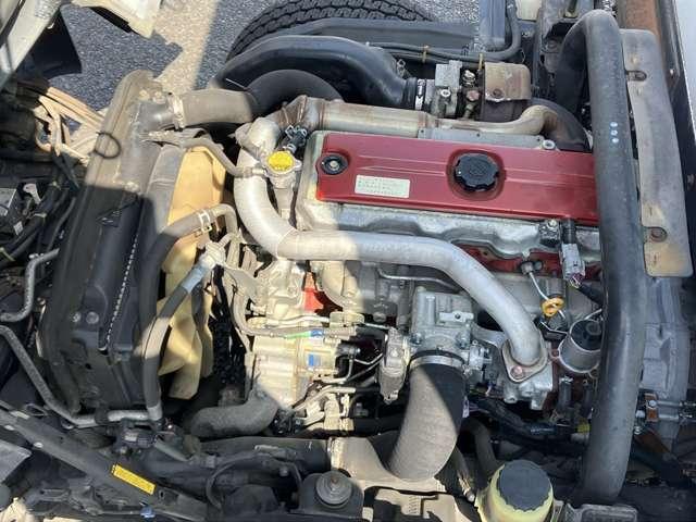 ダイナトラック 　２ｔ低床アルミパネルバン．車両総重量４８６５Ｋｇ準中型免許５ｔ未満限定免許．ＮｏＸＰＭ適合（11枚目）
