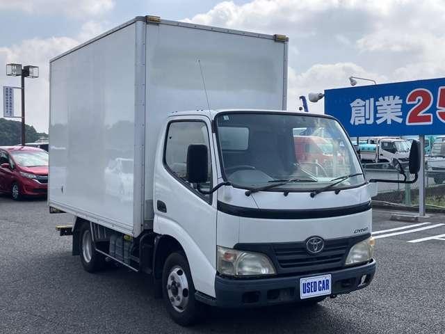 ダイナトラック 　２ｔ低床アルミパネルバン．車両総重量４８６５Ｋｇ準中型免許５ｔ未満限定免許．ＮｏＸＰＭ適合（12枚目）