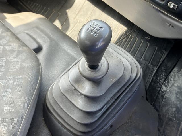 ダイナトラック 　２ｔ低床アルミパネルバン．車両総重量４８６５Ｋｇ準中型免許５ｔ未満限定免許．ＮｏＸＰＭ適合（16枚目）