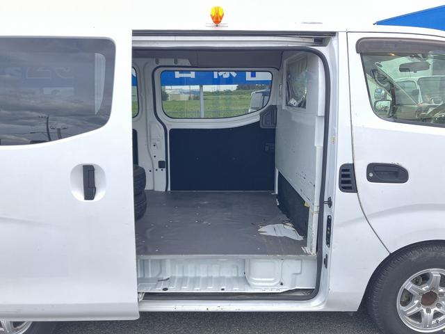 ＮＶ３５０キャラバンバン ロングＤＸ　ナビ．バックカメラ．ＥＴＣ．キーレス．エマージェンシーブレーキ．キノセンヘッドライト．プライバシーガラス．寒冷地仕様．スタンダードルーフ５ドア３人乗りロング．最大積載量７５０Ｋｇ．元公共応急車（22枚目）