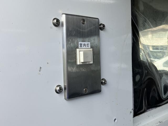 ＮＶ３５０キャラバンバン ロングＤＸ　ナビ．バックカメラ．ＥＴＣ．キーレス．エマージェンシーブレーキ．キノセンヘッドライト．プライバシーガラス．寒冷地仕様．スタンダードルーフ５ドア３人乗りロング．最大積載量７５０Ｋｇ．元公共応急車（24枚目）
