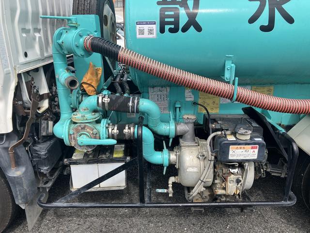 デュトロ 散水車 2000L.前サブエンジン圧力後重力散水車.(27枚目)