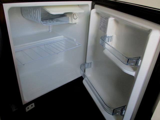 シビリアンバス キャンピング キャンピング10人就寝5人.カセットトイレ.給排水タンク20Lシンク.49L冷蔵庫.走行充電DCコンバター入力電圧2/1出力.AC100V外部電源.ナビTV.リヤモニター.20Lタンク簡易シャワー.(16枚目)