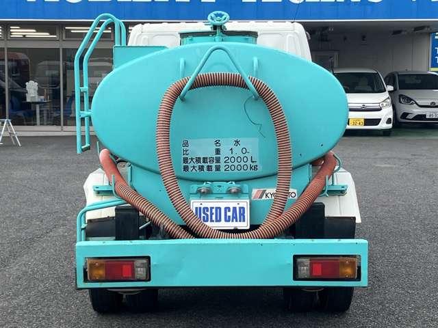 デュトロ 　２０００Ｌ散水車．前サブＥ／Ｇ圧力後重力散水．積載２ｔ．車両総重量４８７５Ｋｇ準中型免許５ｔ未満限定免許．ＮｏｘＰＭ適合（6枚目）
