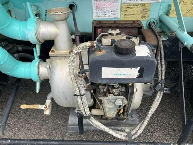 デュトロ 　２０００Ｌ散水車．前サブＥ／Ｇ圧力後重力散水．積載２ｔ．車両総重量４８７５Ｋｇ準中型免許５ｔ未満限定免許．ＮｏｘＰＭ適合（11枚目）