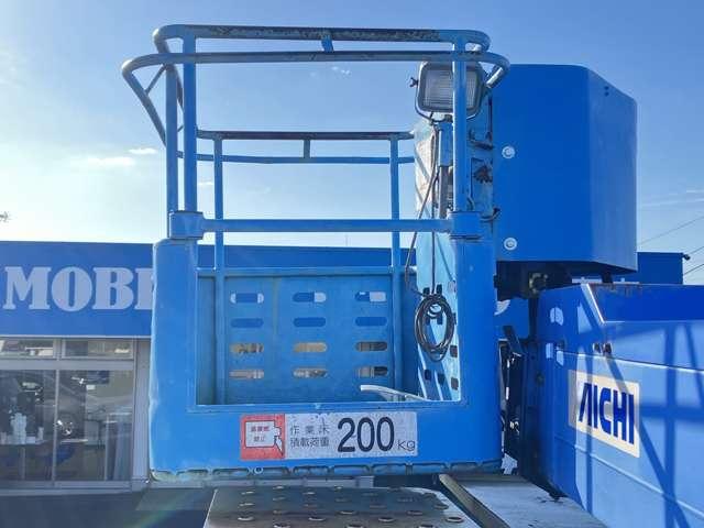 アトラストラック 　アイチ１１．９ｍ鉄バケット高所作業車．Ａｈメ－タ－３９００台．ＥＴＣ．キーレス．ワンオーナー．点検記録簿有り（9枚目）