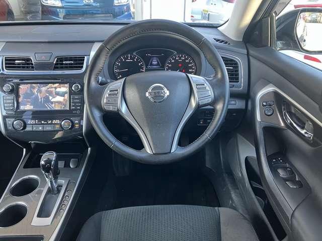 ティアナ ＸＬ　ナビＡＶＭパッケージ　ナビＴＶ．アラウンドビューモニター．ＥＴＣ．エマージェンシーブレーキ．前後踏み間違い衝突防止アシスト．車線逸脱警報．クルーズコントロール．ＨＩＤライト．サイド＆カーテンエアバッグ（3枚目）