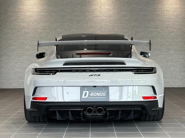 ９１１ ９１１ＧＴ３　カーボンルーフ・ＯＰカラークレヨン・クロノパッケージ・フロントリフトシステム・ライトデザインパッケージ・エクスクルーシブデザインテールライト・シートヒーター・レーシングイエローシートベルト・カープレイ（5枚目）