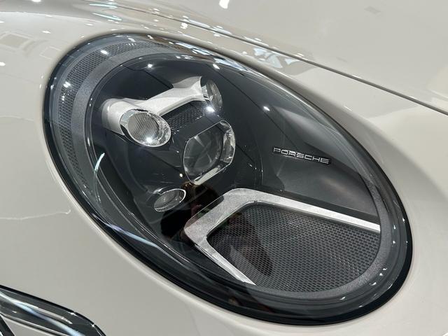 ９１１ ９１１ＧＴ３　カーボンルーフ・ＯＰカラークレヨン・クロノパッケージ・フロントリフトシステム・ライトデザインパッケージ・エクスクルーシブデザインテールライト・シートヒーター・レーシングイエローシートベルト・カープレイ（11枚目）