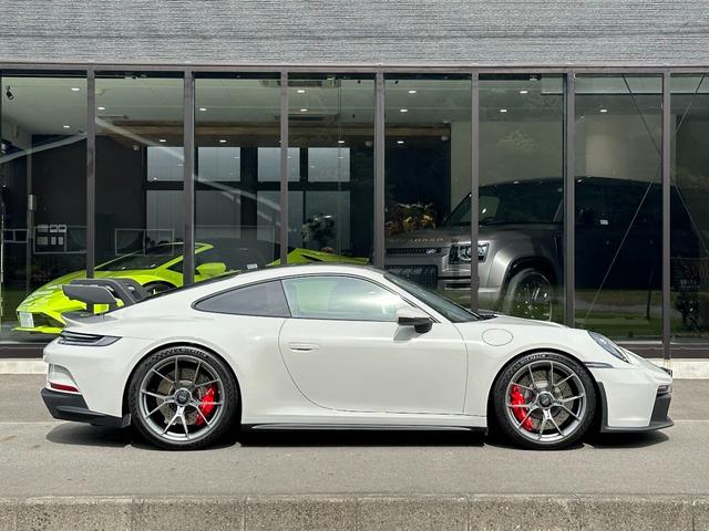 ９１１ ９１１ＧＴ３　カーボンルーフ・ＯＰカラークレヨン・クロノパッケージ・フロントリフトシステム・ライトデザインパッケージ・エクスクルーシブデザインテールライト・シートヒーター・レーシングイエローシートベルト・カープレイ（14枚目）