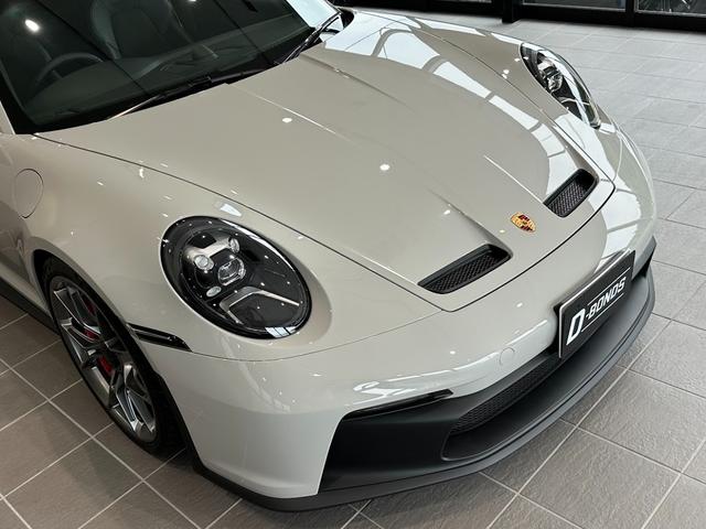 ９１１ ９１１ＧＴ３　カーボンルーフ・ＯＰカラークレヨン・クロノパッケージ・フロントリフトシステム・ライトデザインパッケージ・エクスクルーシブデザインテールライト・シートヒーター・レーシングイエローシートベルト・カープレイ（31枚目）